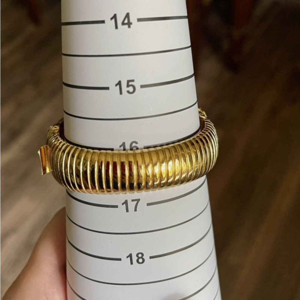 Christian Dior Yellow Gold Plated Bangle Bracelet Vintage - Picture 7 of 7